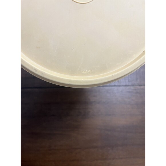 Tupperware Storage Containers #264 & 268 with Beige Lids Set of 2 Vtg. - Picture 11 of 12